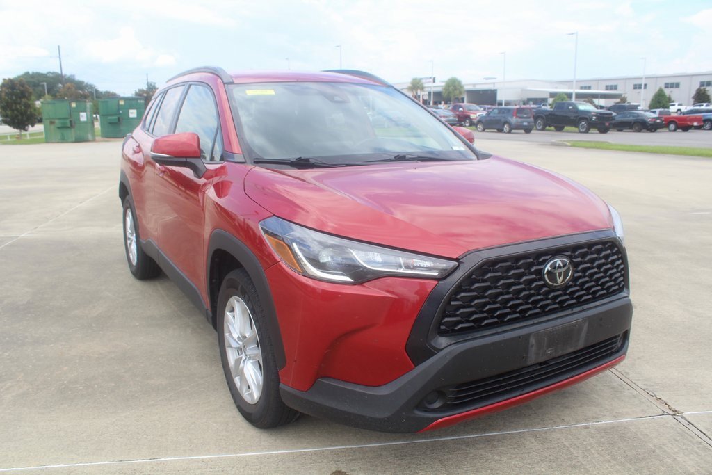 2022 Toyota Corolla Cross LE photo 3