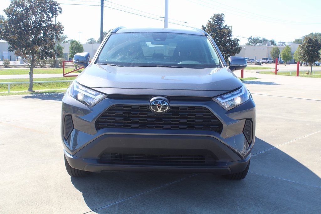 2024 Toyota RAV4 XLE photo 3