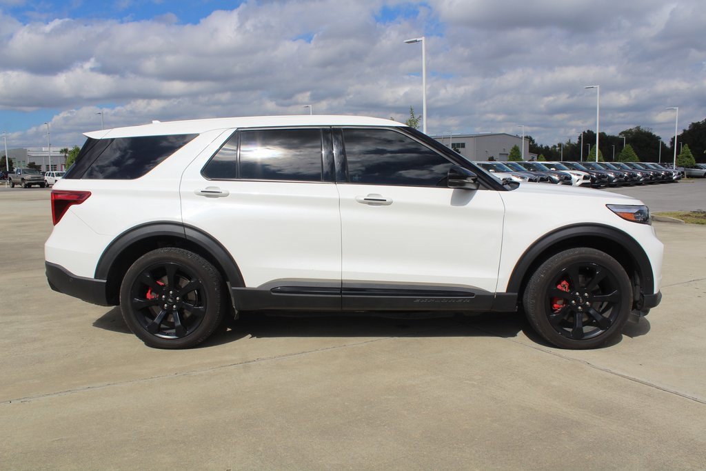 2021 Ford Explorer ST photo 4