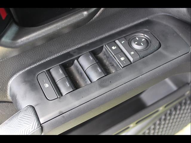 2026 Toyota Tacoma SR5 - Photo 15