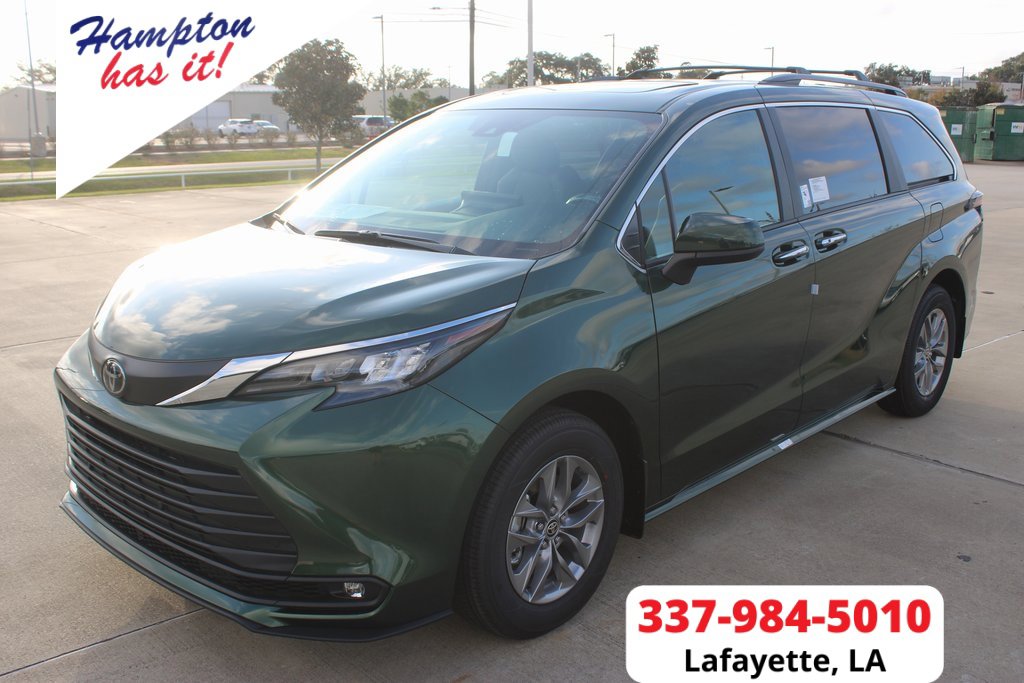 2026 Toyota Sienna XLE's photo