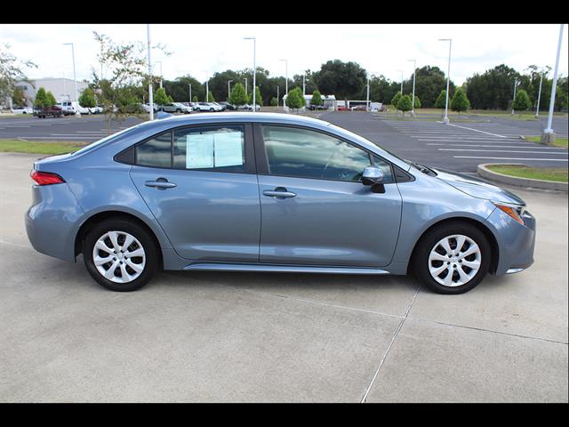 2025 Toyota Corolla LE - Photo 5