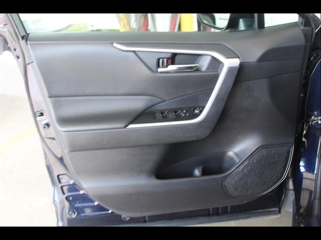 2024 Toyota RAV4 XLE - Photo 13