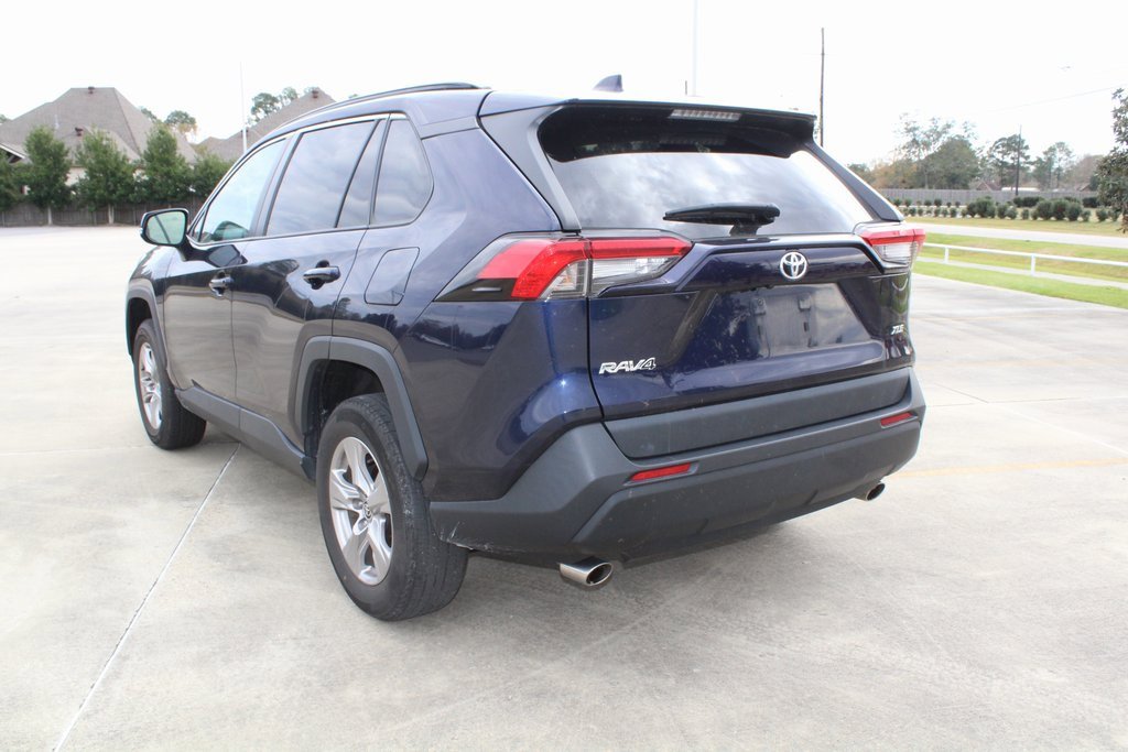 2022 Toyota RAV4 XLE photo 4