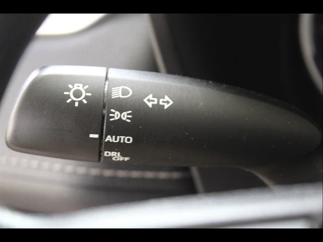 2025 Toyota RAV4 XLE - Photo 21