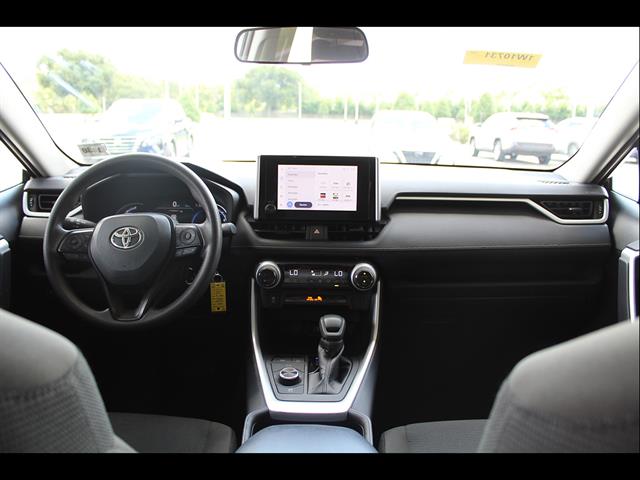 2025 Toyota RAV4 LE - Photo 23