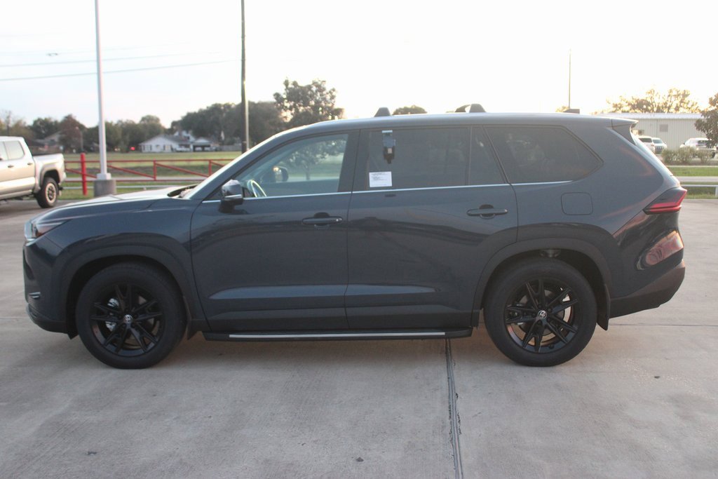 2026 Toyota Highlander Hybrid Limited photo 3