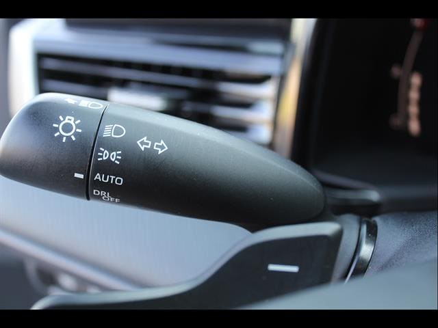 2025 Toyota Camry SE - Photo 18