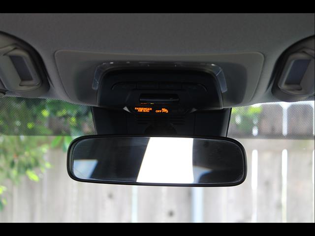 2025 Toyota Corolla LE - Photo 25