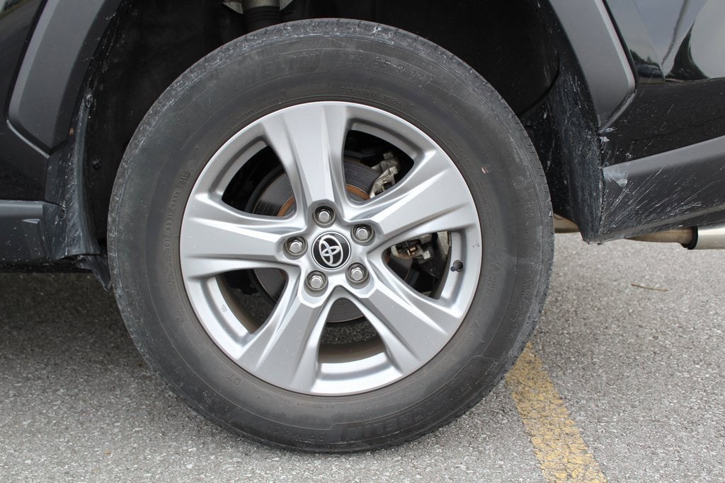 Used 2022 Toyota RAV4 XLE with VIN 2T3W1RFV6NW190369 for sale in Lafayette, LA