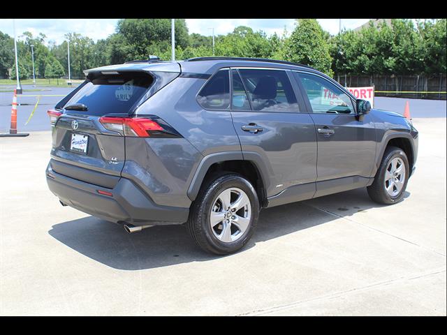 2025 Toyota RAV4 LE - Photo 6