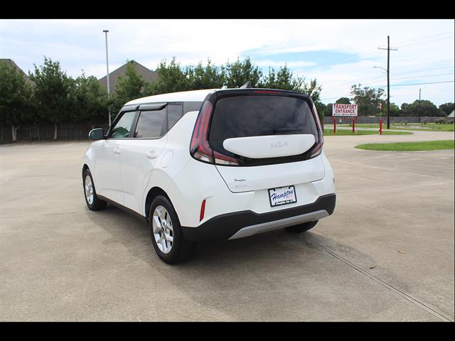2024 Kia Soul S - Photo 9