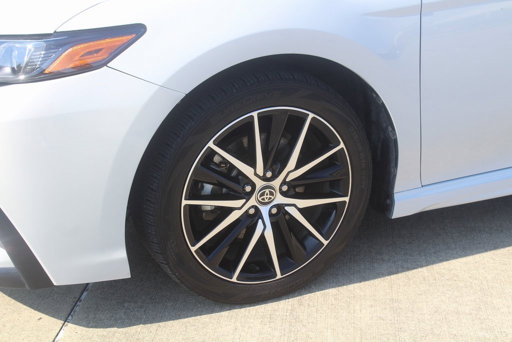2023 Toyota Camry SE photo 2