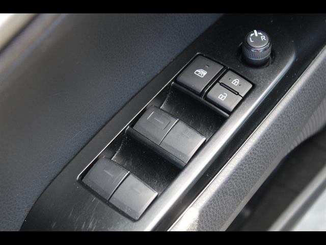 2025 Toyota Camry LE - Photo 14