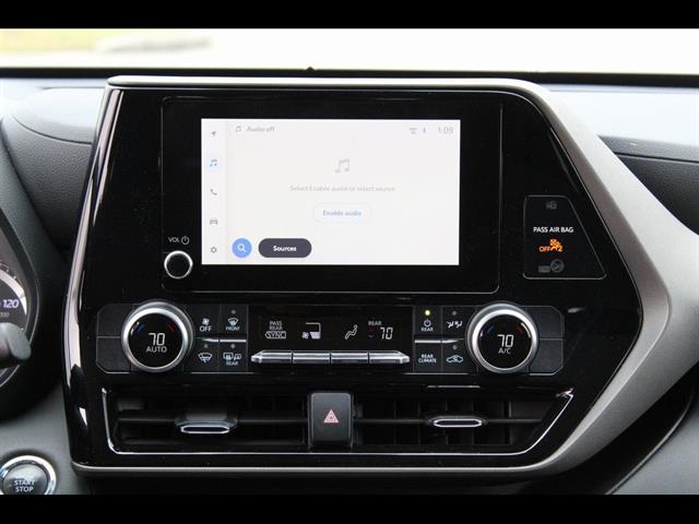 2023 Toyota Highlander L - Photo 26