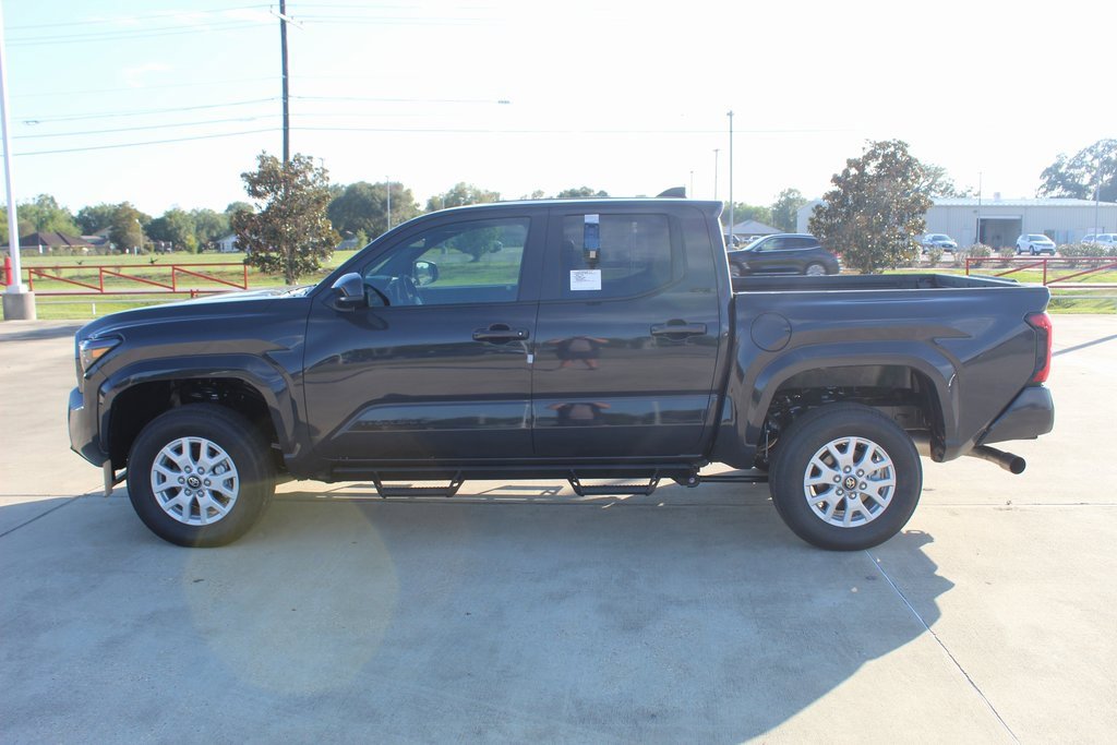 2025 Toyota Tacoma SR5 Double Cab photo 3