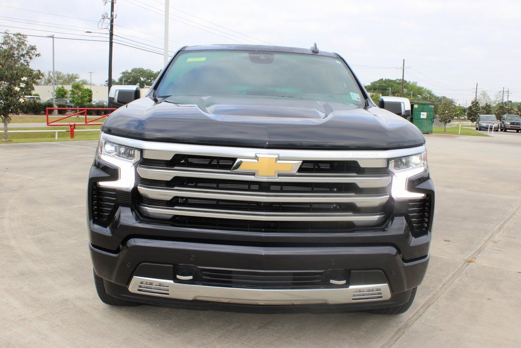 2024 Chevrolet Silverado 1500 High Country photo 3