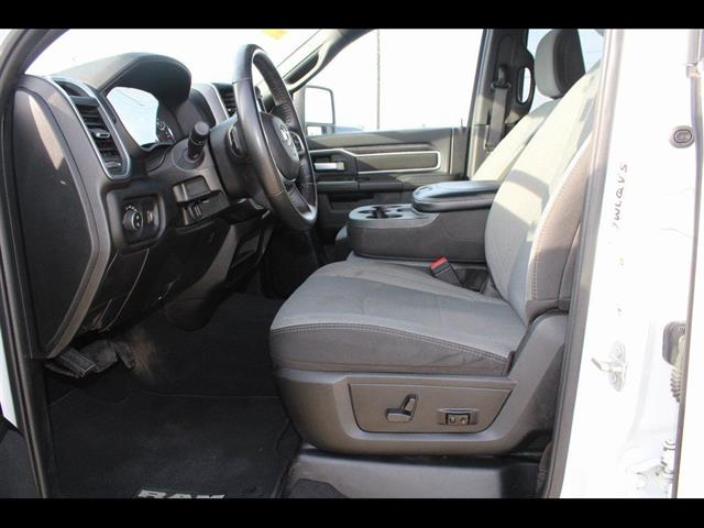 2024 RAM Ram 3500 Pickup Big Horn - Photo 12