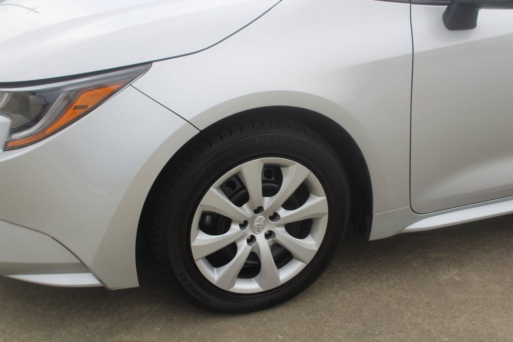 2024 Toyota Corolla LE photo 2