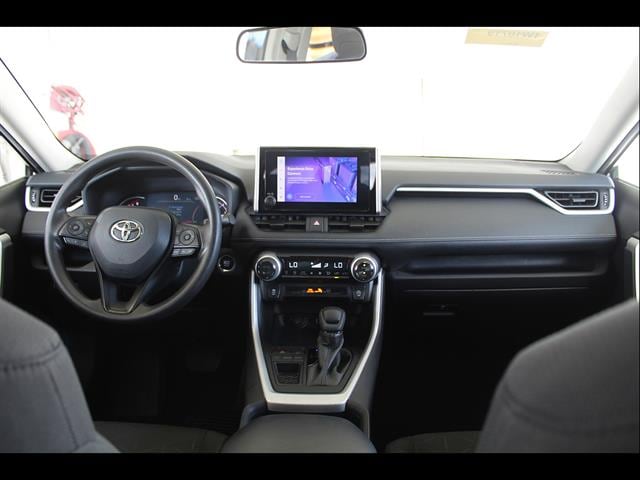 2024 Toyota RAV4 XLE - Photo 26
