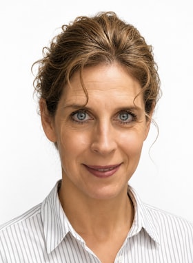 Staff member Leslie Whitteker from 8df00864b90c