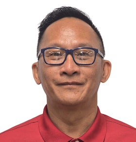 Staff member Ninh Nguyen from 34588edd7637