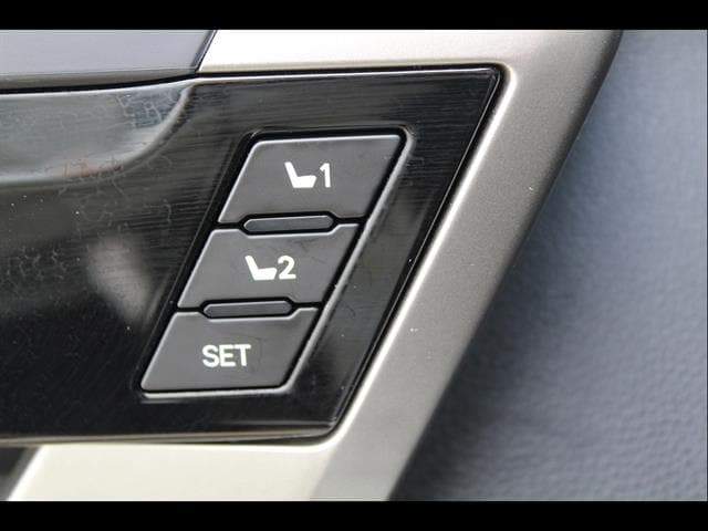 2025 Toyota Tundra Limited - Photo 16