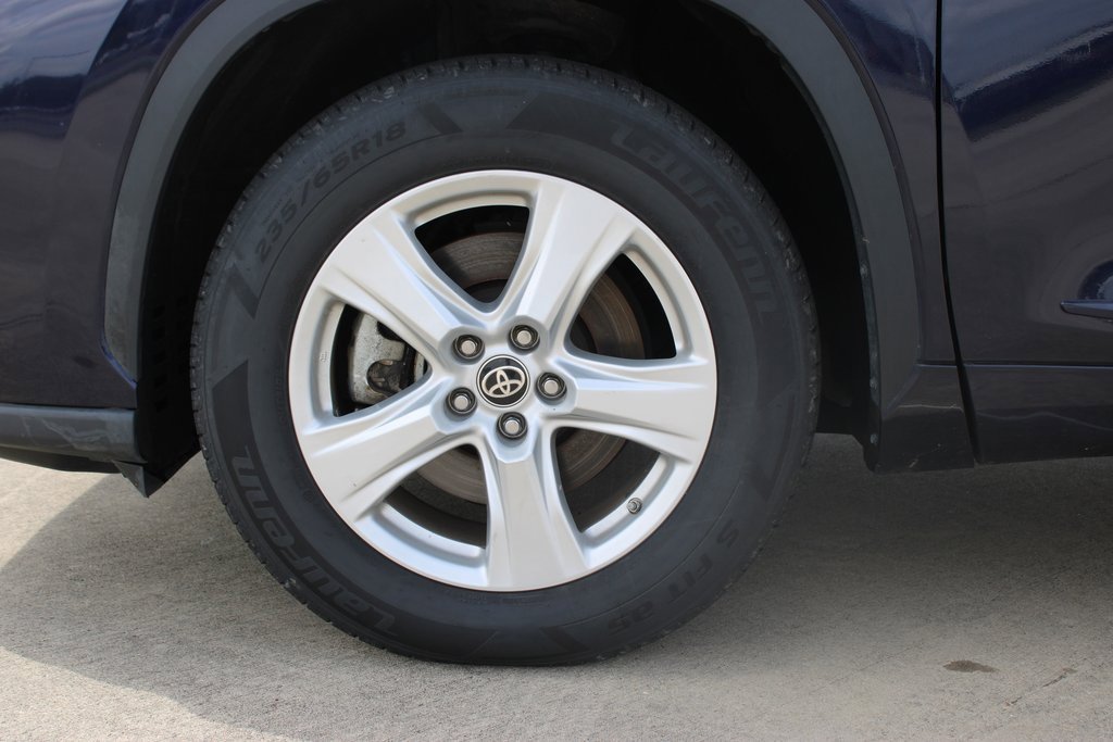 Used 2023 Toyota Highlander LE with VIN 5TDKDRAH0PS021329 for sale in Lafayette, LA