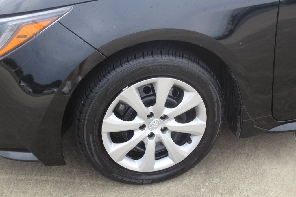 2024 Toyota Corolla LE photo 2