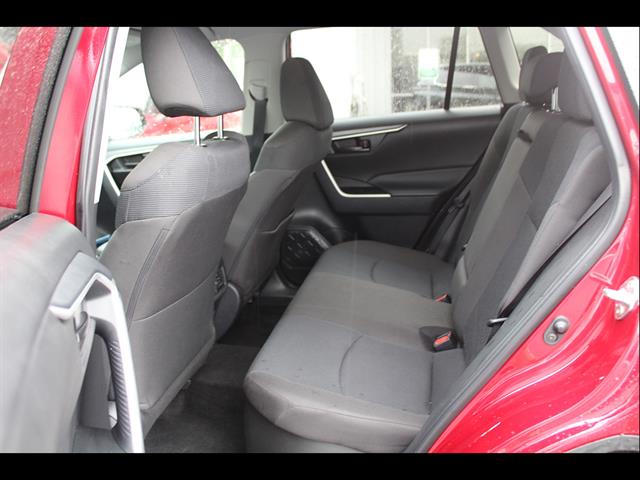 2025 Toyota RAV4 LE - Photo 28