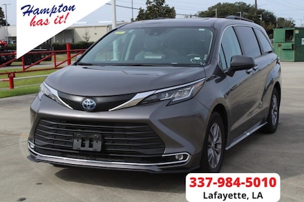 2023 Toyota Sienna XLE Passenger Van