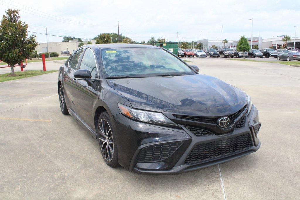 2023 Toyota Camry SE photo 4