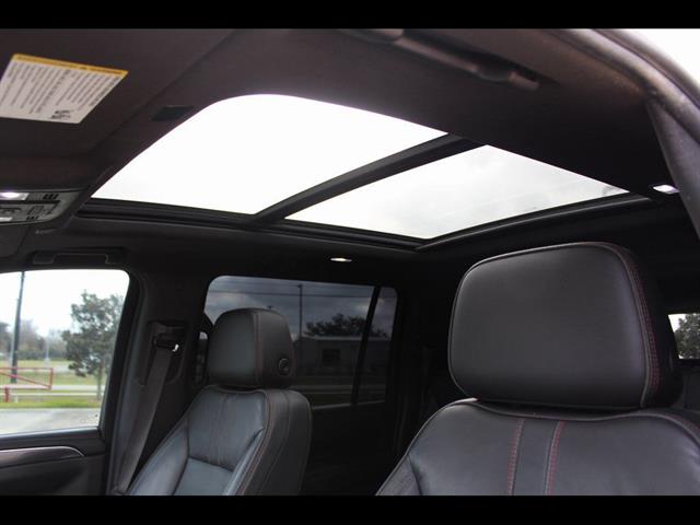 2021 Chevrolet Suburban RST - Photo 19