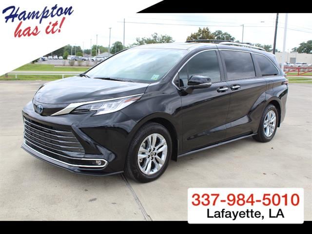 2025 Toyota Sienna Limited 7-Passenger Hybrid AWD's photo