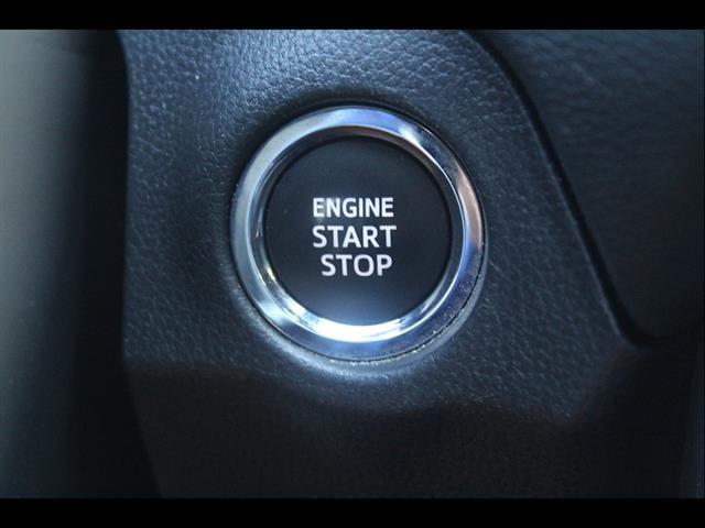2025 Toyota RAV4 XLE - Photo 26