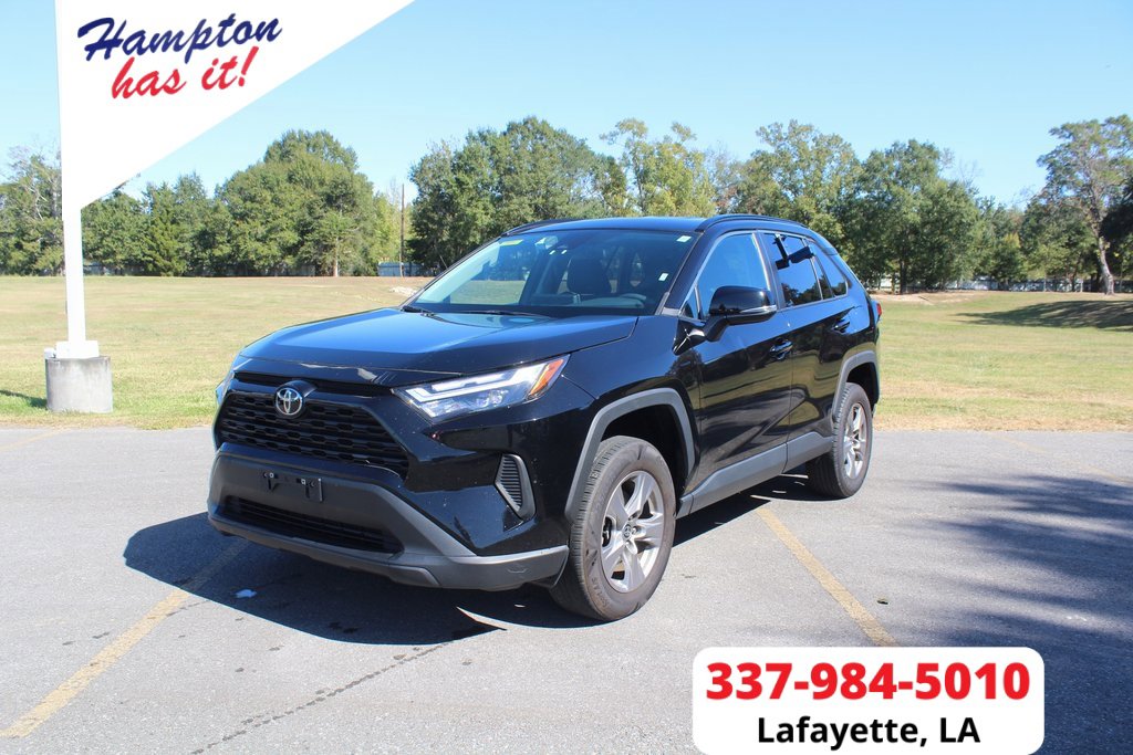 2023 Toyota RAV4 XLE's photo