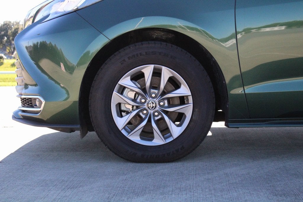Used 2022 Toyota Sienna XLE with VIN 5TDYRKEC4NS134229 for sale in Lafayette, LA