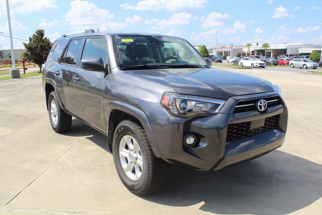 2023 Toyota 4Runner SR5 photo 3