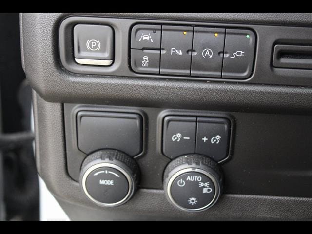 2021 Chevrolet Suburban RST - Photo 20
