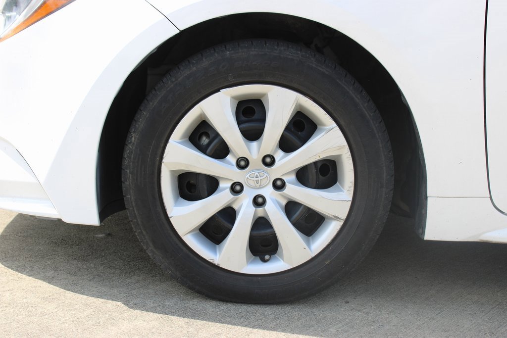 Used 2022 Toyota Corolla LE with VIN 5YFEPMAE5NP365581 for sale in Lafayette, LA