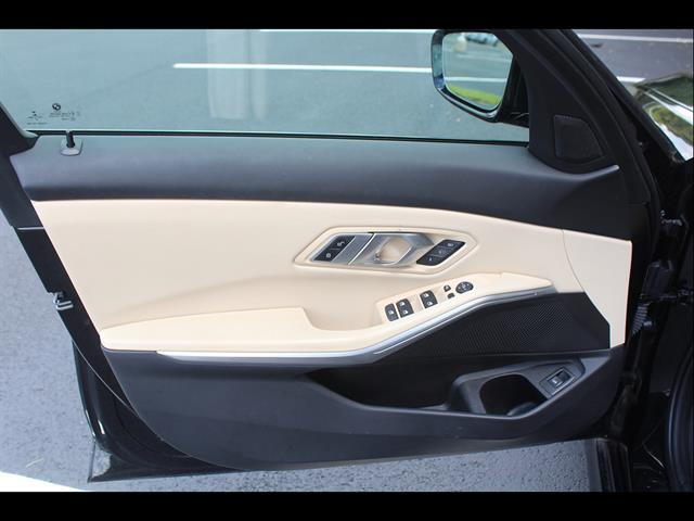 2023 BMW 3 Series 330i - Photo 12