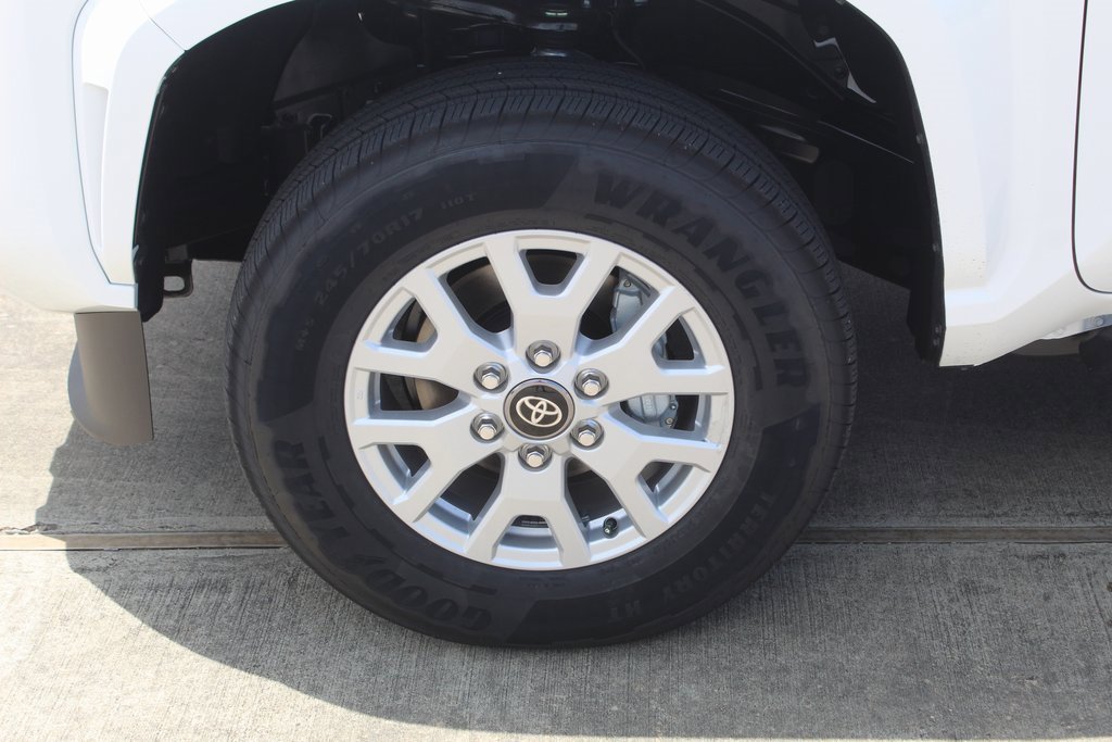 2025 Toyota Tacoma SR5 Double Cab photo 2