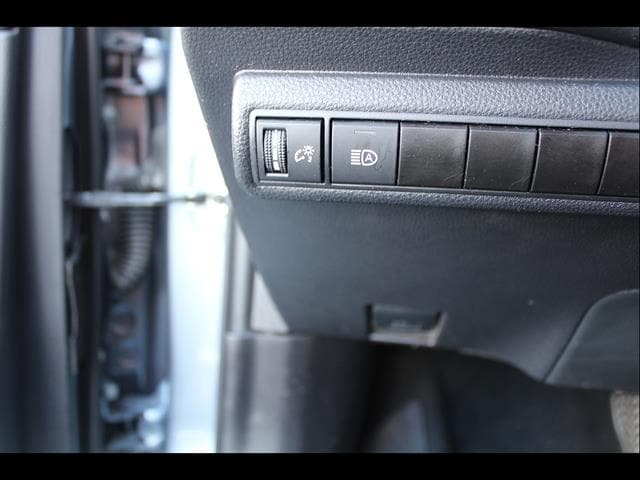 2025 Toyota Corolla LE - Photo 15