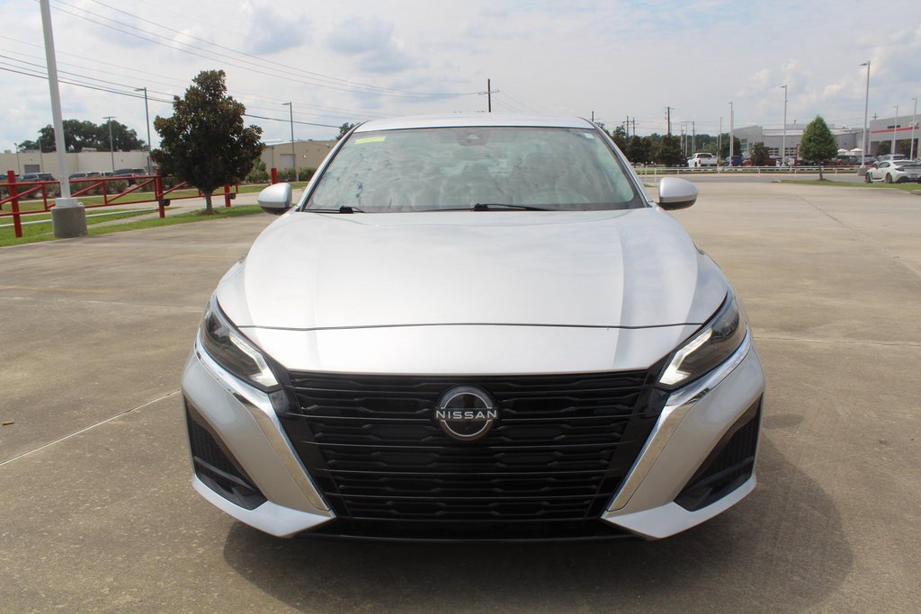 2023 Nissan Altima 2.5 SV photo 2