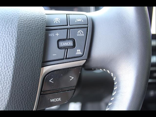 2025 Toyota Camry SE - Photo 17