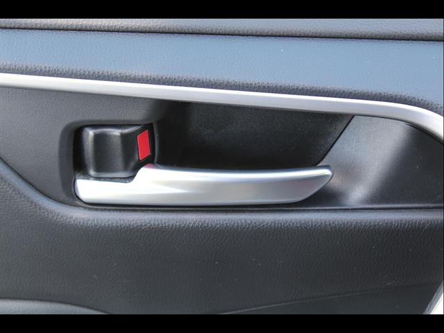 2025 Toyota RAV4 XLE - Photo 14