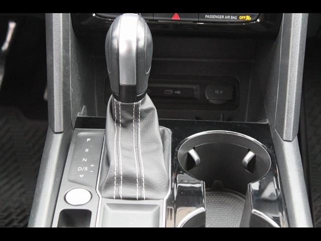 2022 Volkswagen Atlas SE w/Tech - Photo 31