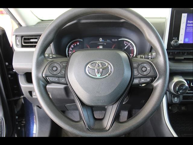 2024 Toyota RAV4 XLE - Photo 18