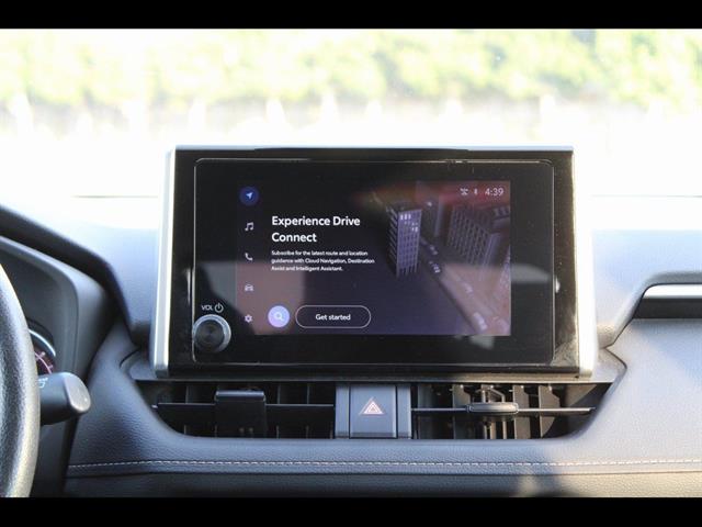 2024 Toyota RAV4 XLE - Photo 27
