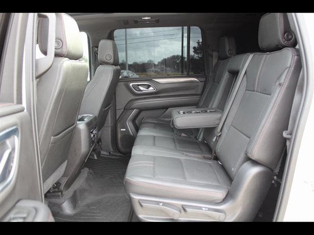2021 Chevrolet Suburban RST - Photo 34